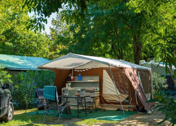 campingtahiti de angebot-fuer-ueber-65-jaehrige-auf-schattigen-stellplaetzen-und-in-komfortablen-mobilheimen-im-4-sterne-campingplatz-in-comacchio 029