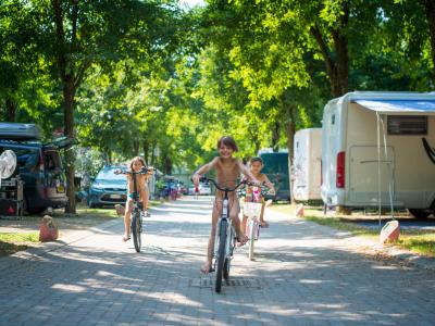 campingtahiti de fruehzeitige-buchung-fuer-ihren-naechsten-sommer-im-camping-village-am-lidi-di-comacchio 032