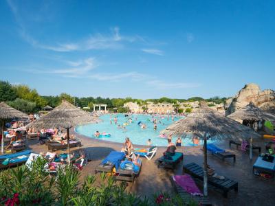 campingtahiti en offer-in-camping-village-in-comacchio-for-your-summer-with-free-breakfast 021