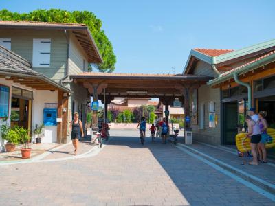 campingtahiti en special-offer-village-or-campsite-for-the-bruce-springsteen-concert-in-ferrara 034