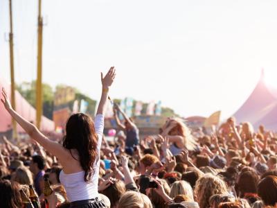 campingtahiti it offerta-in-camping-village-sui-lidi-di-comacchio-vicino-a-marina-di-ravenna-per-il-concerto-del-jova-beach-party-a-luglio 019