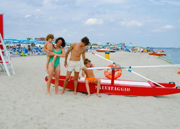 campingtahiti de urlaubsangebot-in-lido-delle-nazioni-im-campingdorf-mit-zugang-fuer-hunde 018